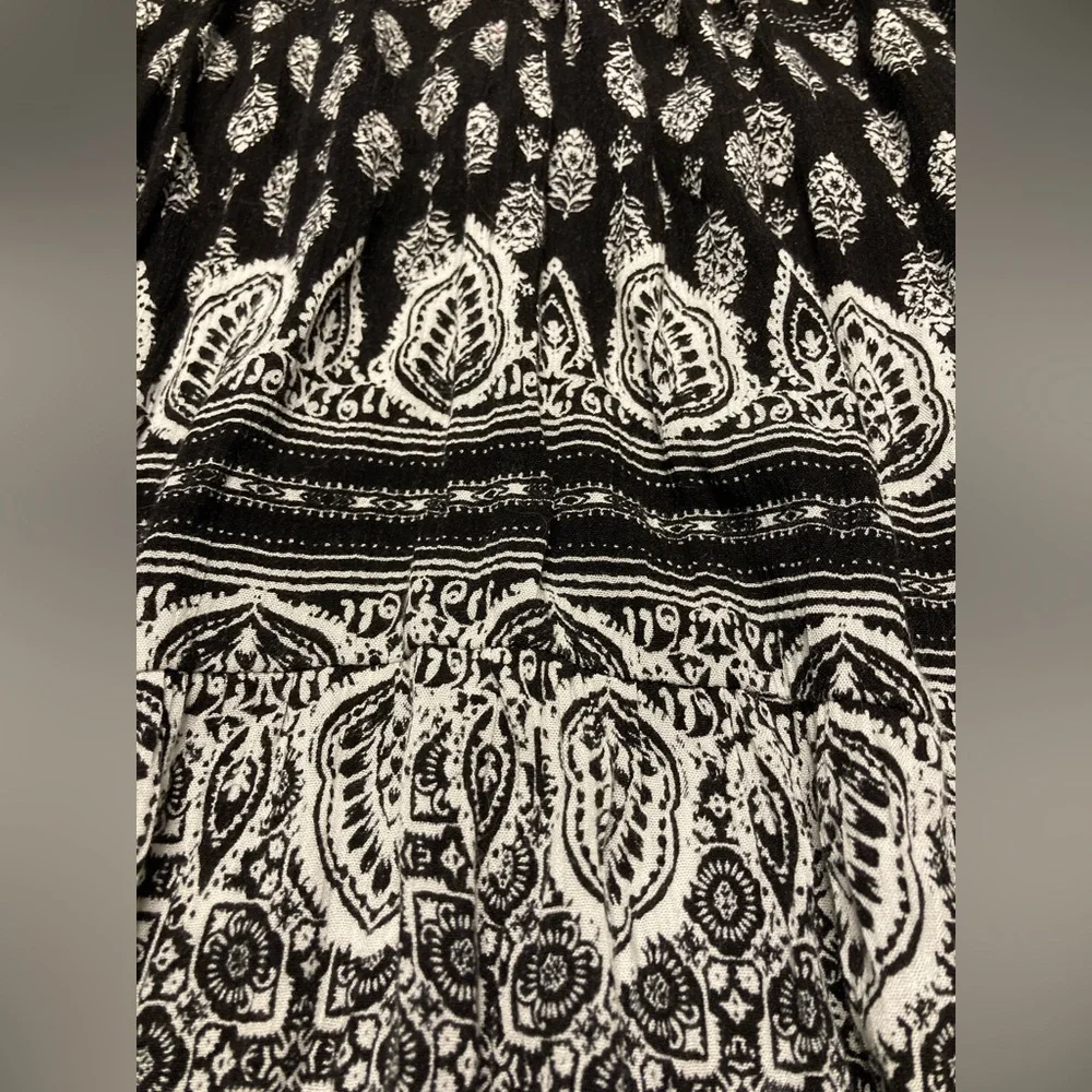 💛TODAY***$15***Westport black and white paisley maxi skirt. - Picture 3 of 4